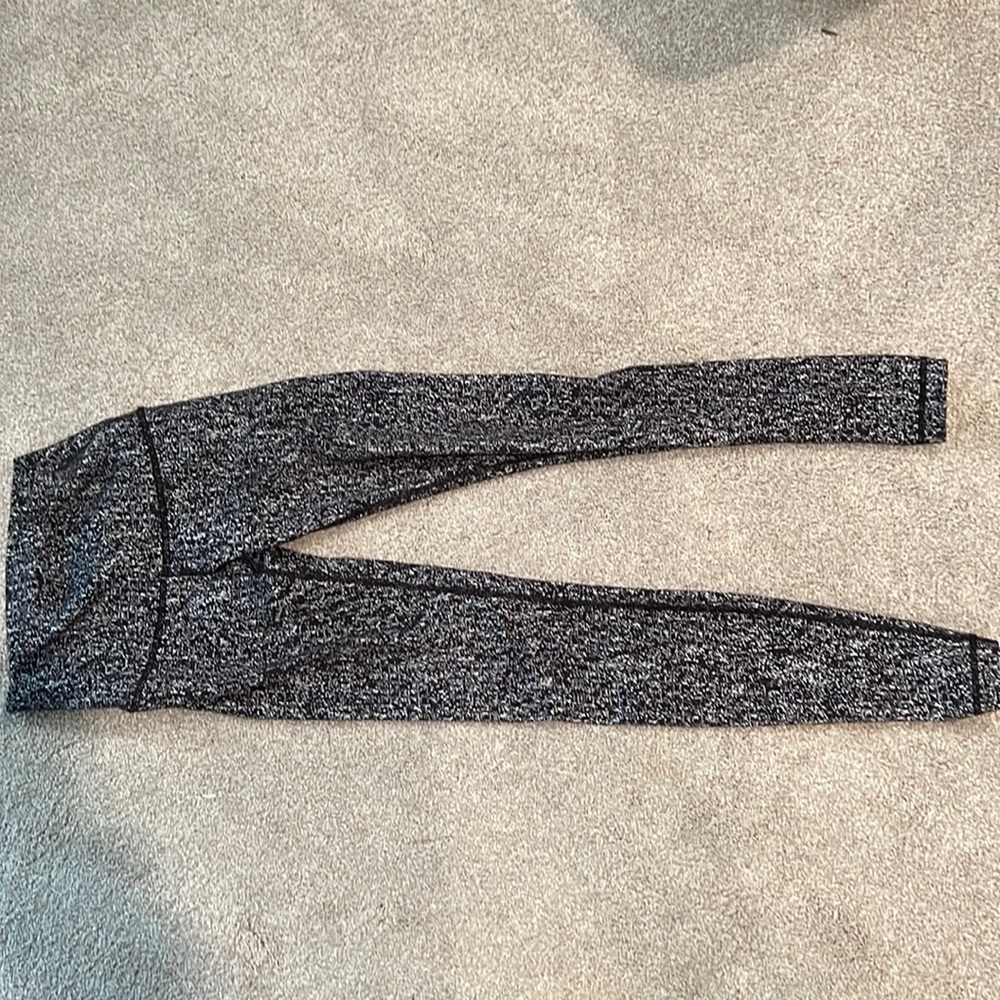 Size 4 OR size 2 lululemon leggings